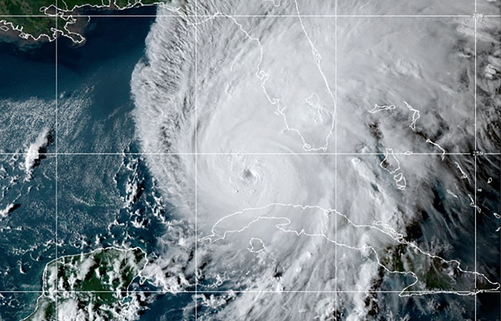 Huragan Ian coraz bliżej kategorii 5. Do tej pory tylko 4 inne huragany osiągnęły tę kategorię przy uderzeniu w USA.