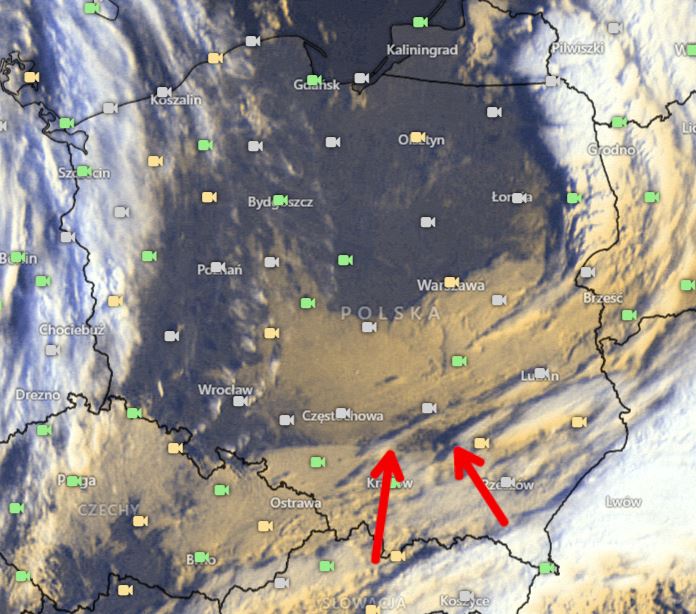 Gęste mgły w Polsce południowej i centralnej. Zobacz je na mapach satelitarnych.
