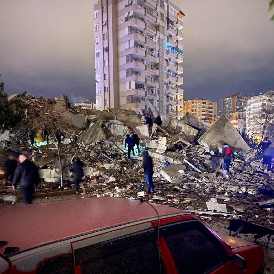 Turcja. Syria. Katastrofalne trzęsienie ziemi. Setki ofiar. Tysiące rannych. Wiele miejscowości w gruzach.